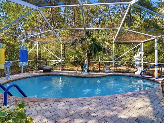 2nd image of 10 Statice Ct