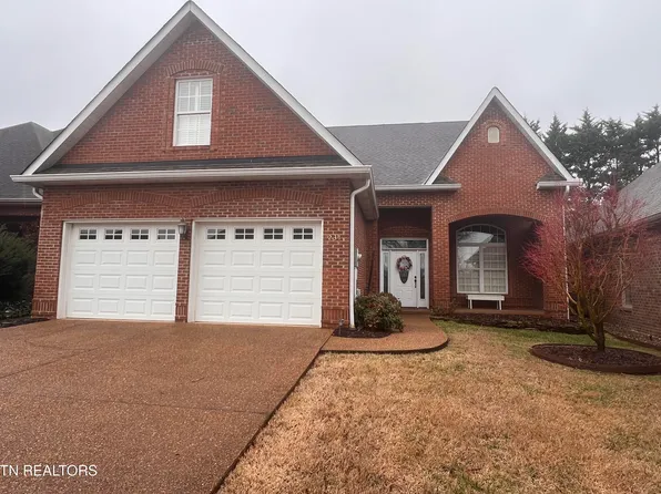 231 Savannah Park Dr, Maryville, TN 37803