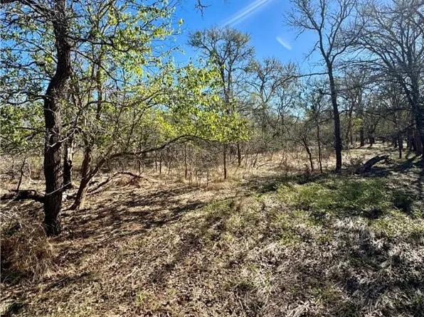 140 Baylen Clifton Ln, Lockhart, TX 78644