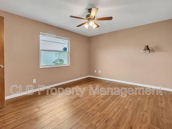 4th image of 709 Hillville Dr