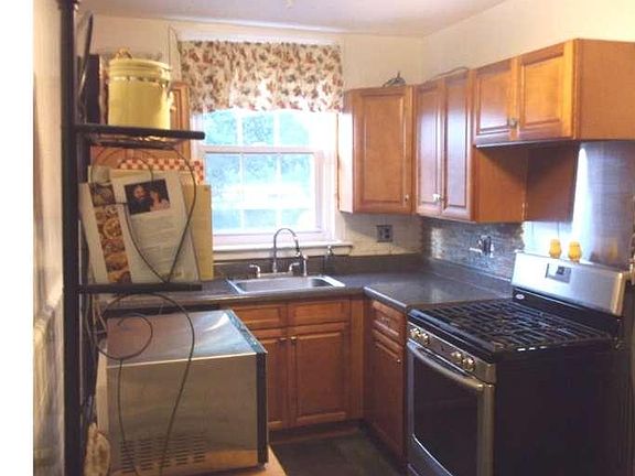 3rd image of 245 Le Carra Dr