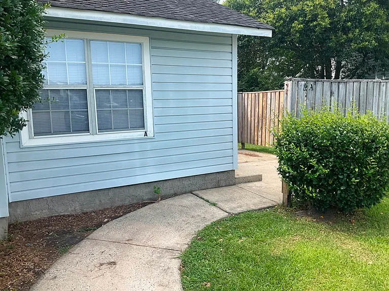 138 Witten Cir #A — Photo 2