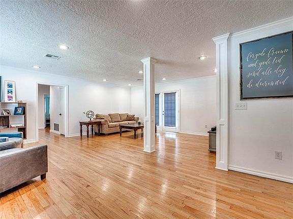 3rd image of 1128 Caddell Ln