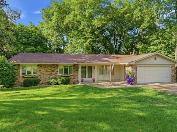 2813 Musquota Dr, Muscatine, IA 52761