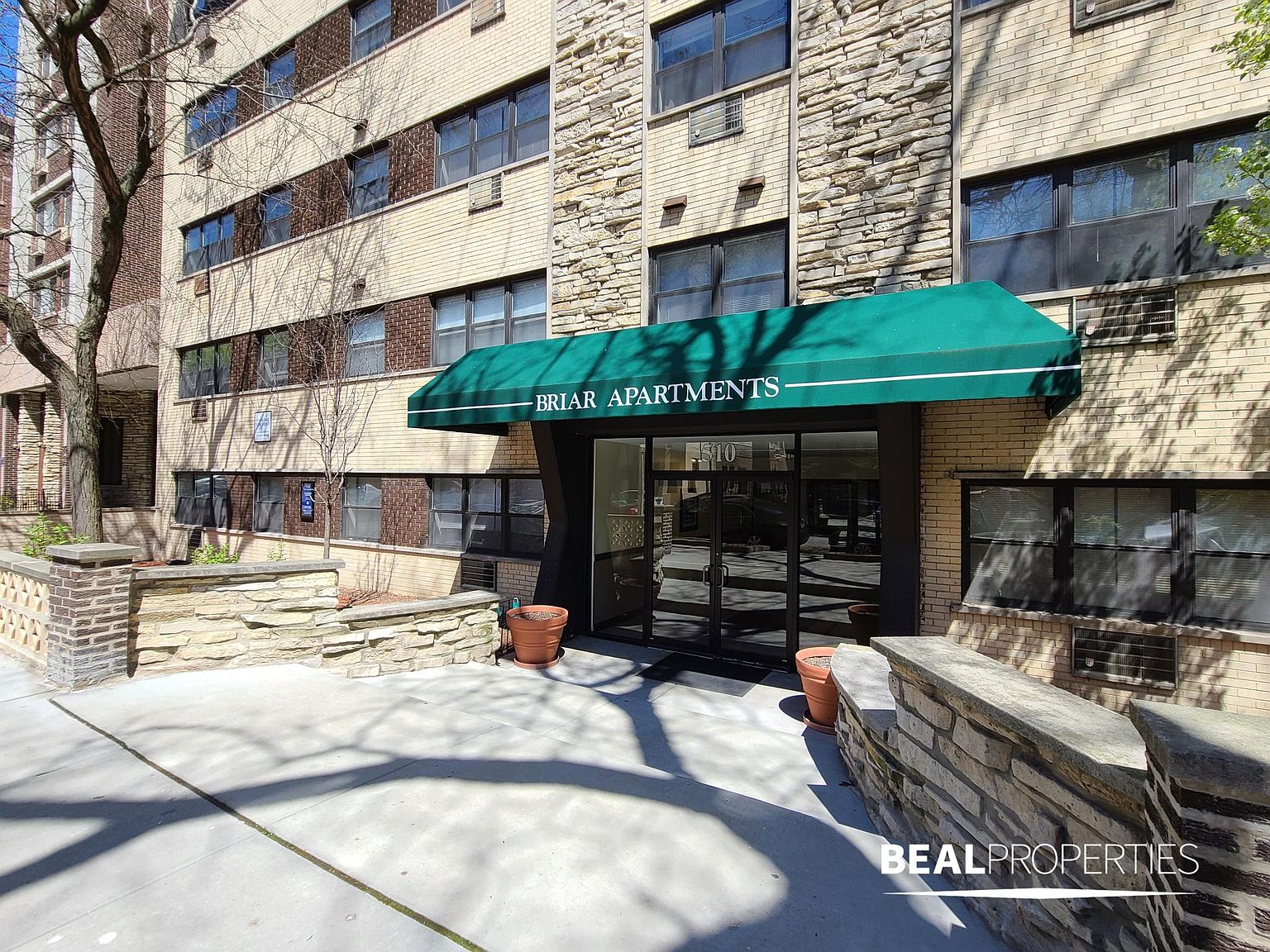 510 W Briar Pl # Studio, Chicago, IL 60657 | Zillow