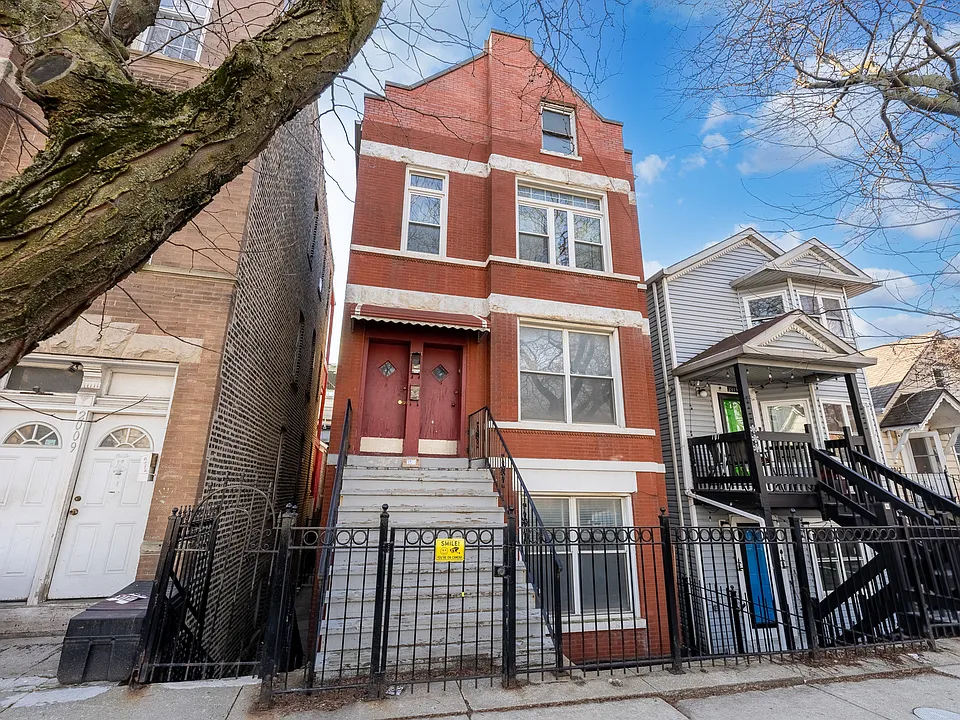 2011 W Cullerton St #COACH