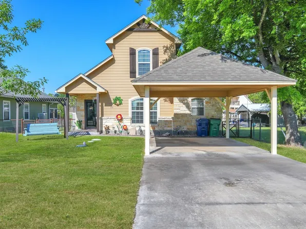610 S Beach, Sunrise Beach, TX 78643