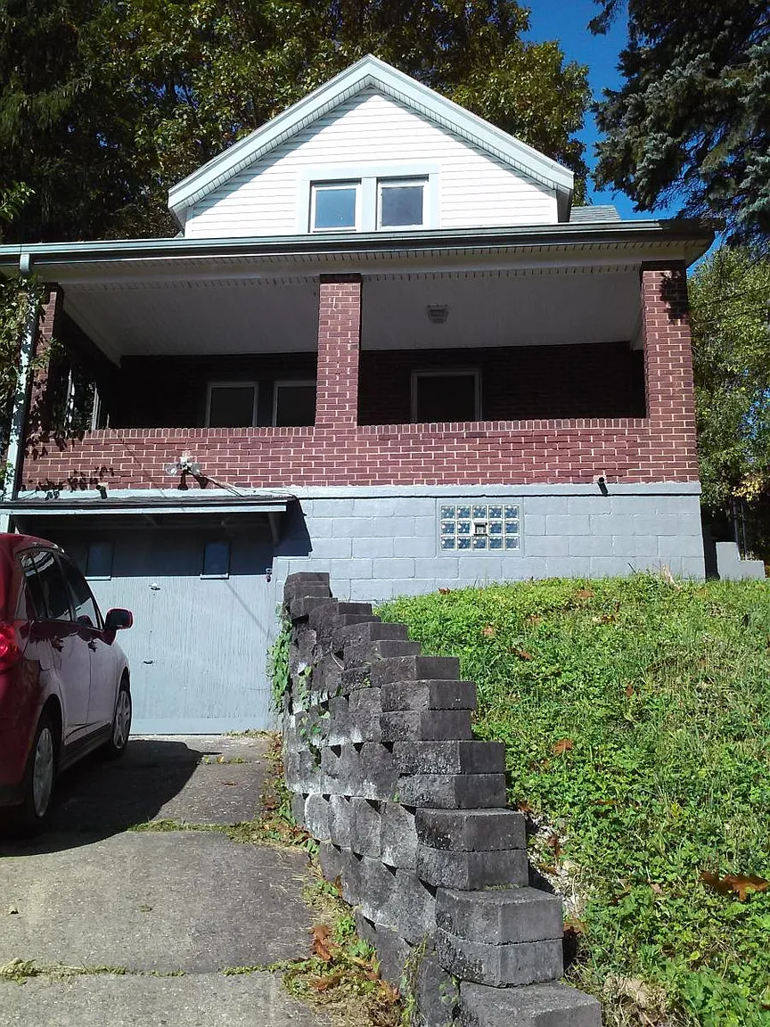 402 Homer Dr photo 1