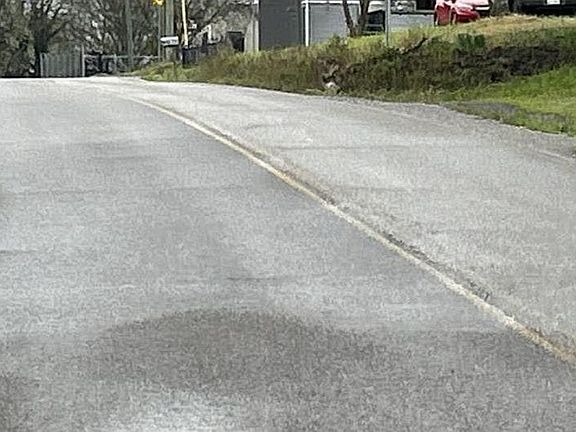 4th image of 1933 Mountain Rd