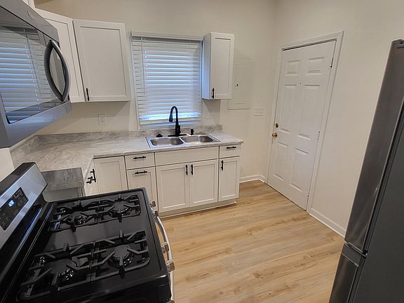 5th image of 2141 Bellefontaine St