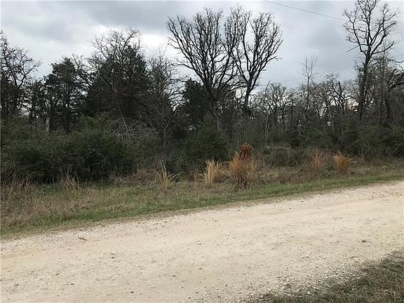 3rd image of 208 Mustang Dr