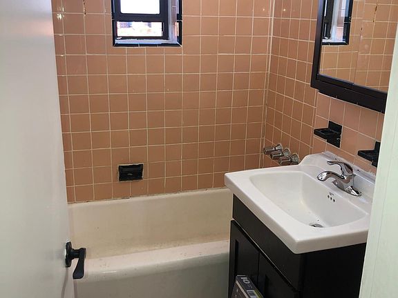 5th image of 14055 Burden Cres APT 6D