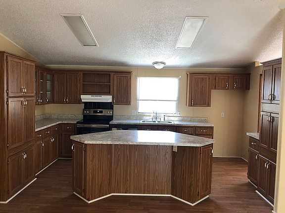 5th image of 208 Creekstone Dr
