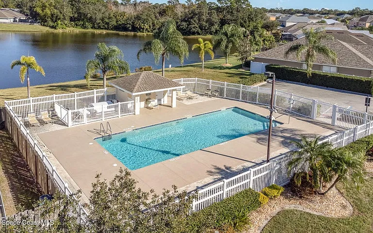 3750 Aria Dr — Photo 11