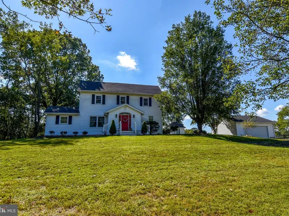 41557 Burnt Mill Dr, Hollywood, MD 20636