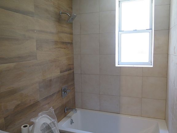 5th image of 1601 Park Pl APT 3