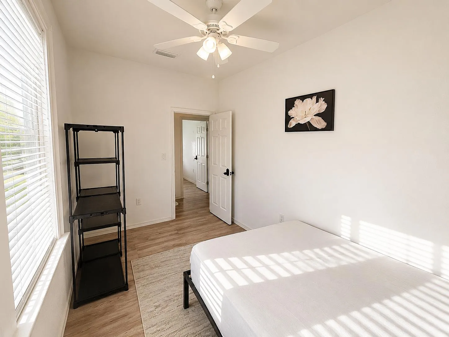 4 bed, 2.0 bath, 1197 sqft, $806 — Photo 3