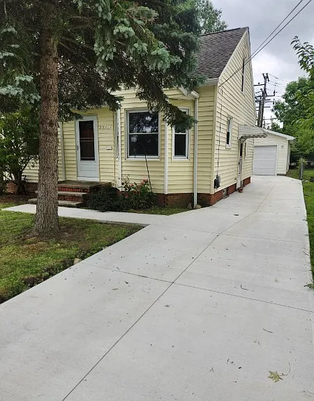 23717 E Oakland Rd — Photo 17