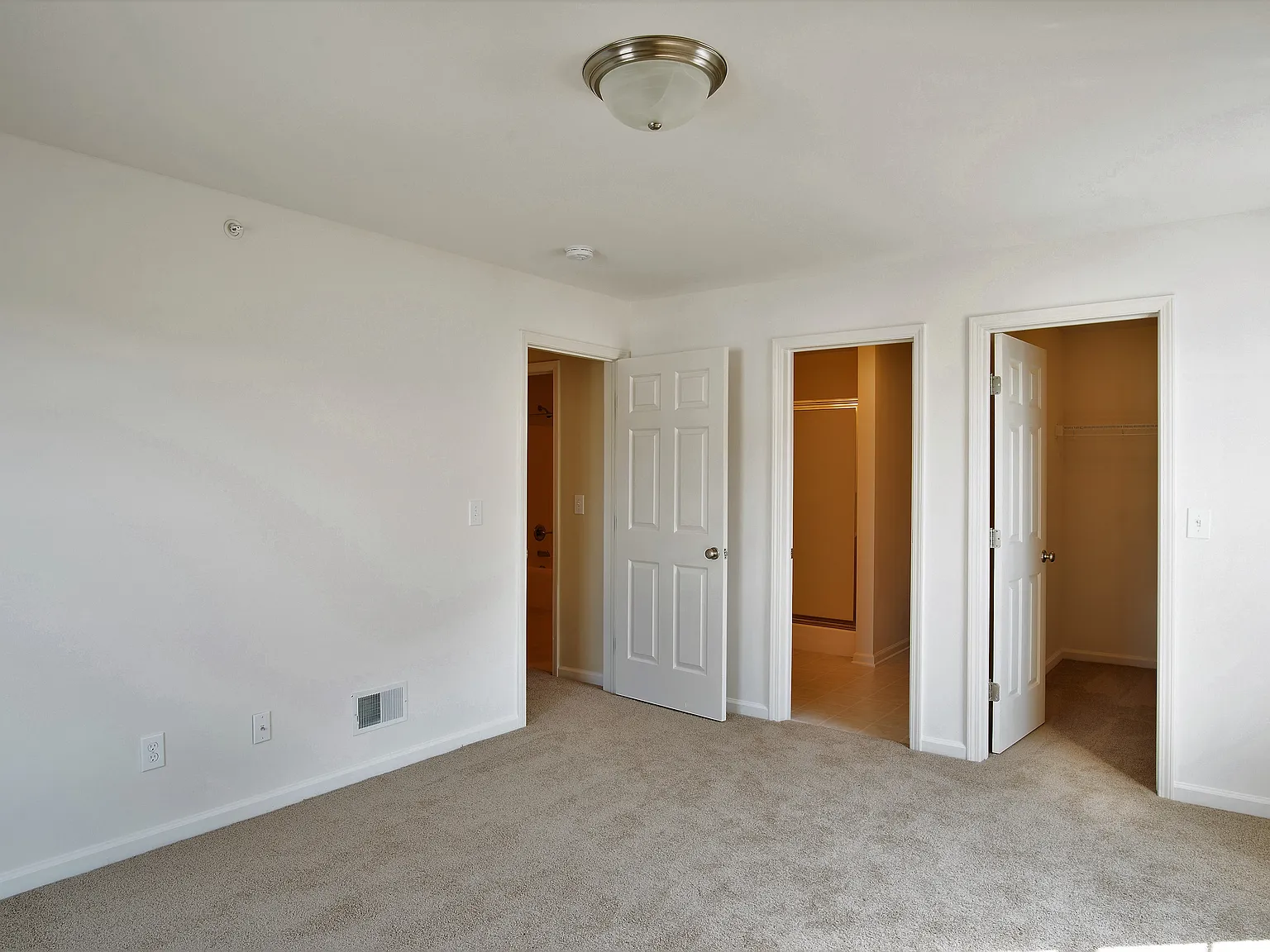 Kendall Square Apartments — Photo 4