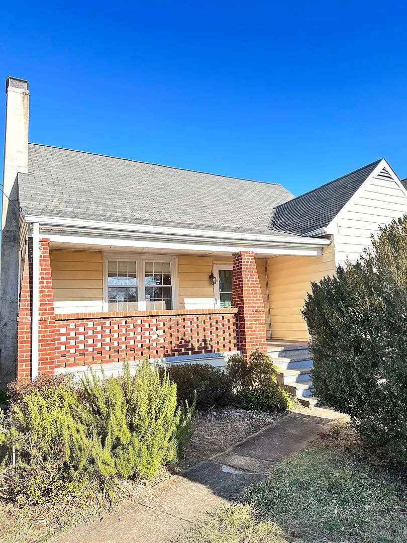 122 Summit St photo 1
