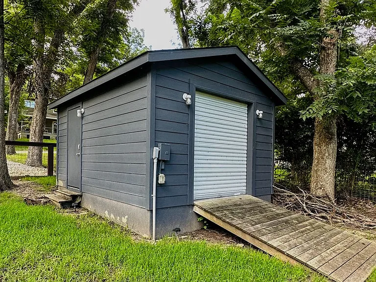 2910 Edgewater Dr — Photo 44