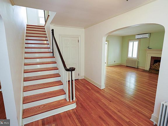 5th image of 722 S Park Dr