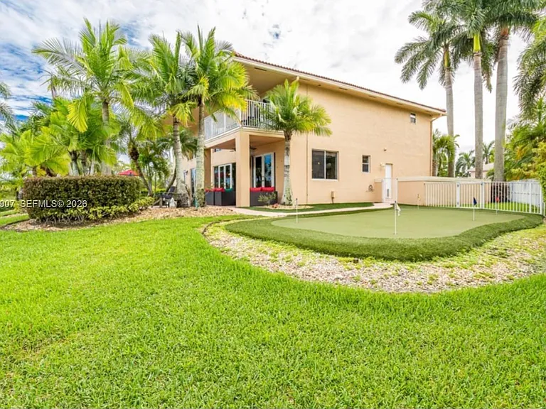 1333 SW 175th Way — Photo 5