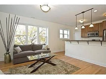 1546 W Sherwin Ave APT 3S photo 1