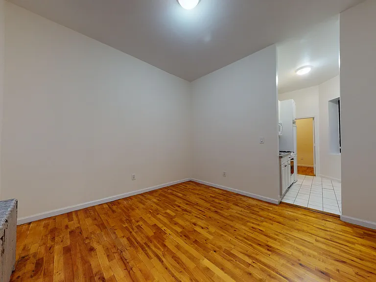 711 2nd Ave #1E — Photo 6