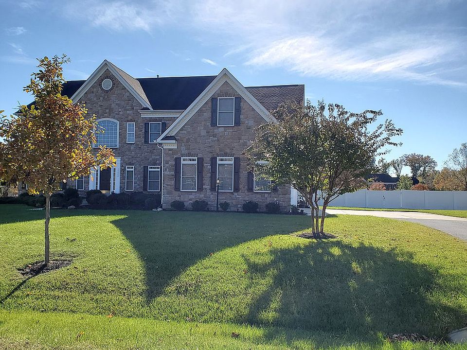 2nd image of 14603 Dawn Ct