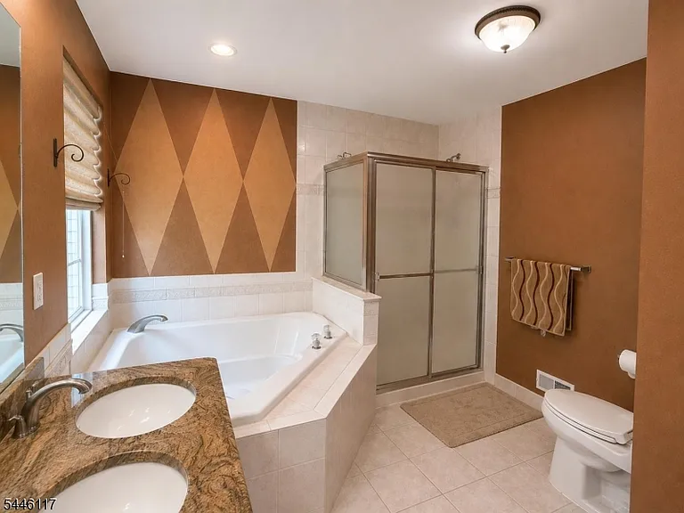 38 Gordon Cir — Photo 13