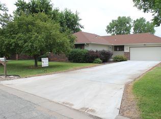 3407 Dartmouth Rd, Hutchinson, KS 67502