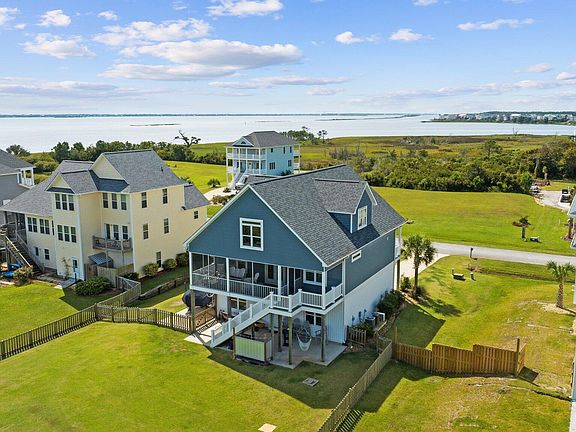 4th image of 409 Island View Drive