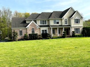 2 White Pines Way, Freehold, NJ 07728