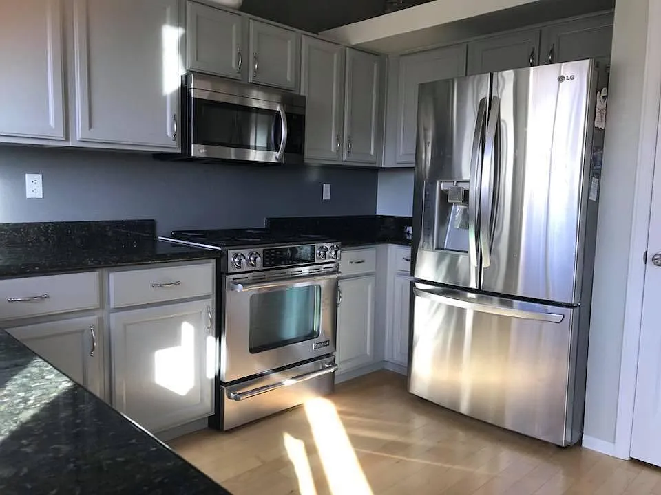 3 bed, 1800 sqft, $3,200 — Photo 2