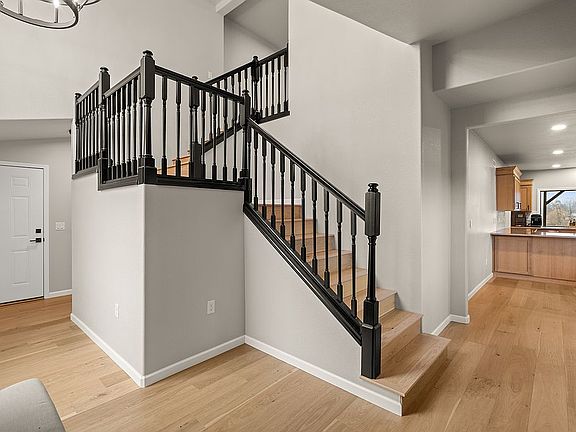 4th image of 1030 SW River Mist Ln