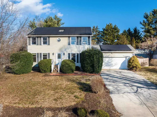 60 Stover St, Dayton, VA 22821