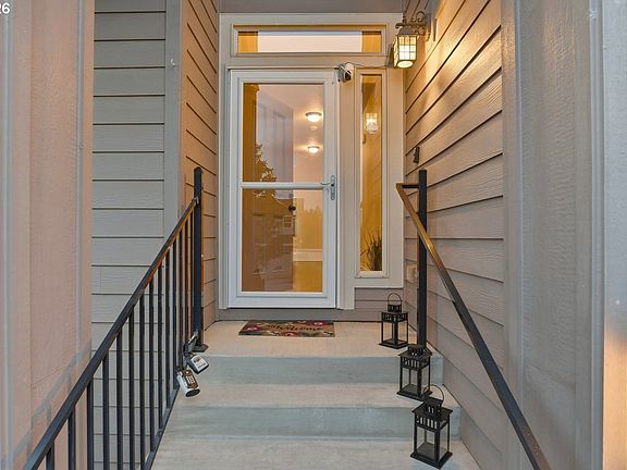 3rd image of 13615 SE Almond Dr