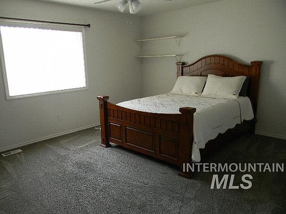 4th image of 2106 Alder Dr
