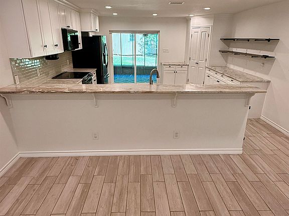 4th image of 129 Merry Mark Dr