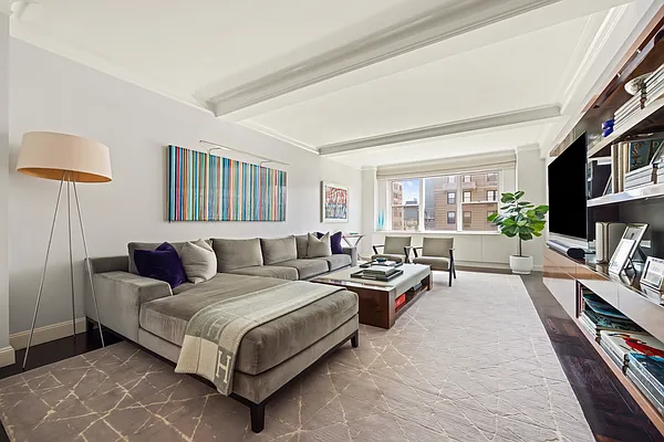 Living room, photo 1