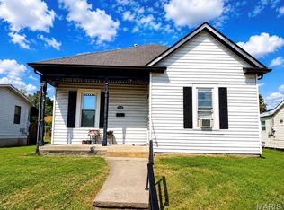 2119 N 4th St, Saint Charles, MO 63301