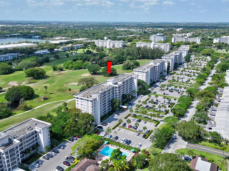 3050 N Palm Aire Dr #505 — Photo 44