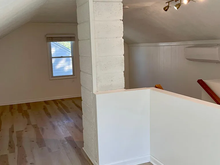 111 W Mapledale Ave — Photo 14