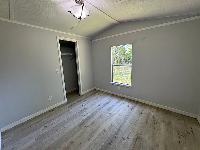1101 Davis St NE — Photo 6
