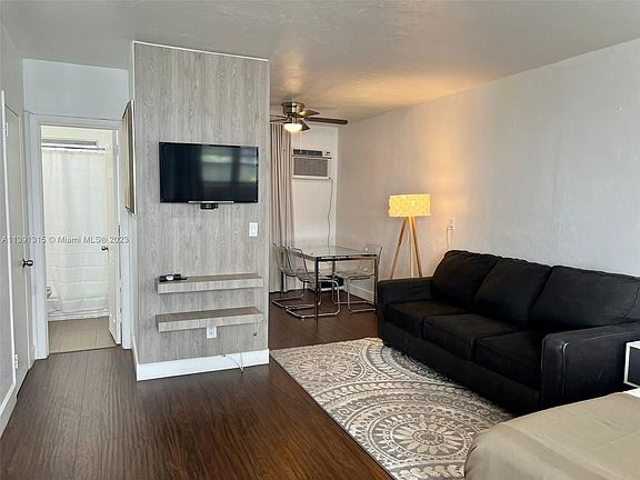 2nd image of 740 Michigan Ave APT 9