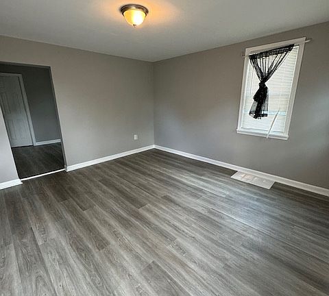 3rd image of 3 Market St APT 2