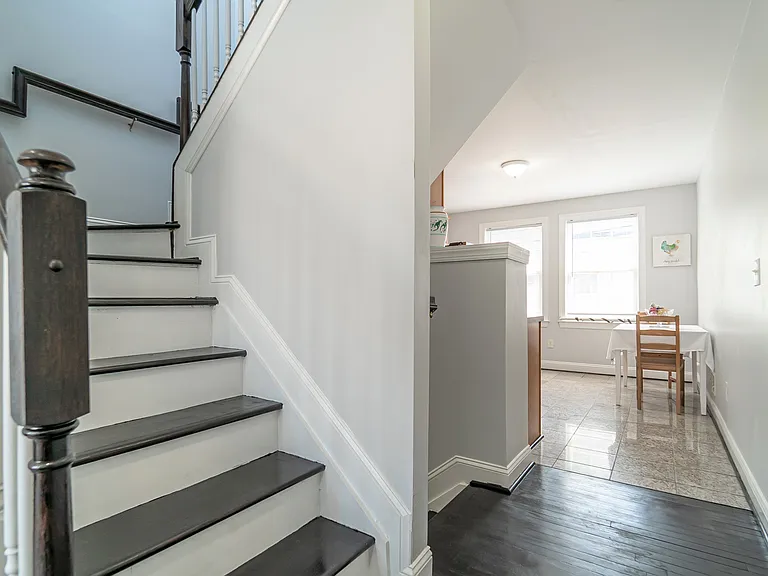 230 S Durham St — Photo 12