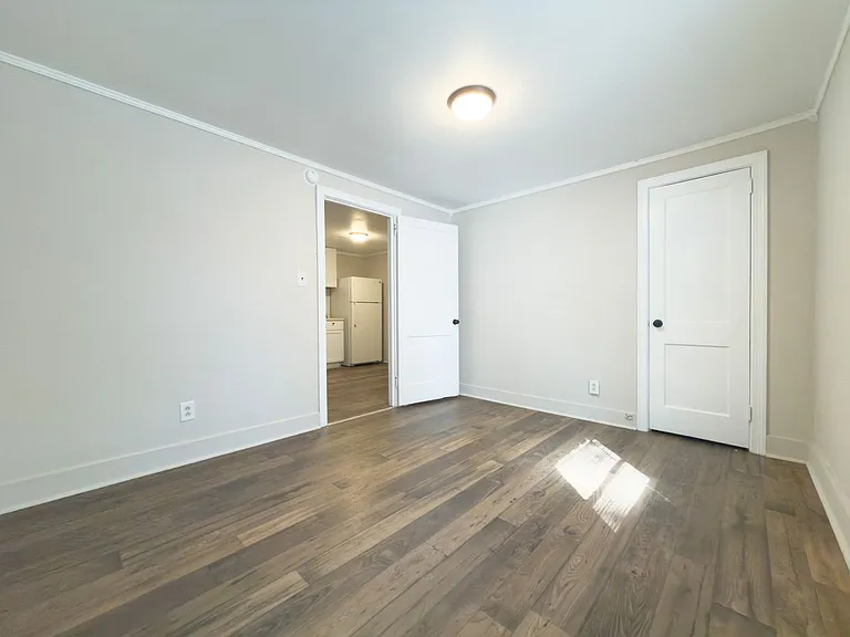 2181 Eleanor Dr — Photo 12