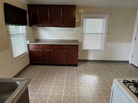 4th image of 627 Kirkland St APT 3